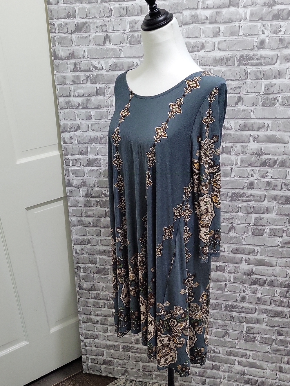 Dazzle Up Women's Slinky Knit Slate Blue Printed Long Sleeve Midi Dress M-L